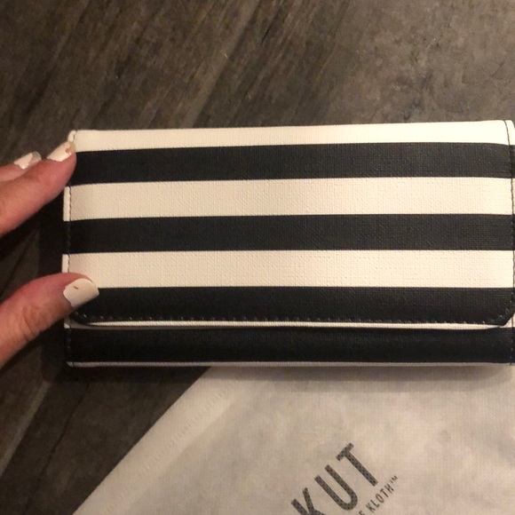 Brand new wallet - Picture 2 of 3